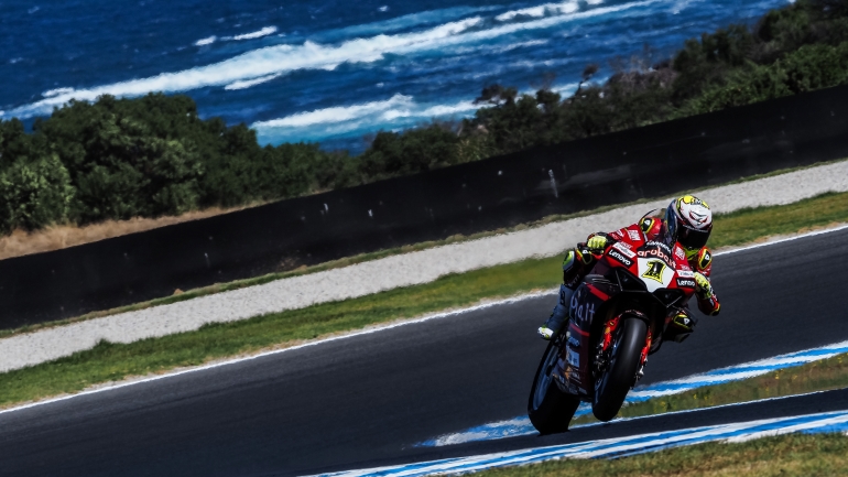 O Alvaro Bautista στην πρώτη θέση στο Phillip Island Test των Superbikes