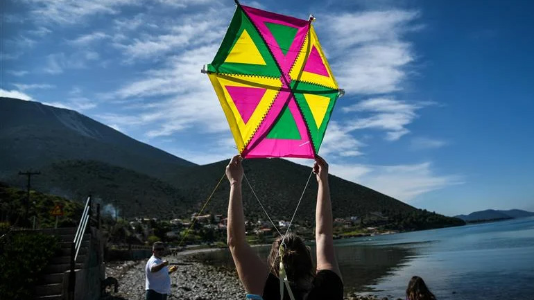 Καθαρά Δευτέρα: Διευκρινίσεις ΚΕΠΕΑ/ΓΣΕΕ για τις αμοιβές των εργαζομένων Καθαρά Δευτέρα: Διευκρινίσεις ΚΕΠΕΑ/ΓΣΕΕ για τις αμοιβές των εργαζομένων