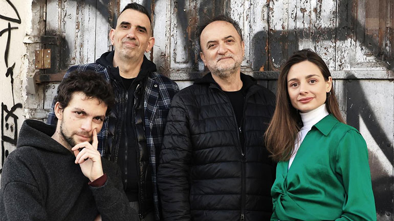 «Δεν ήμουνα ποτέ εδώ»: Τα τραγούδια του Θοδωρή Γκόνη δια χειρός Χρίστου Θεοδώρου στο Αθηναϊκό Καφεθέατρο