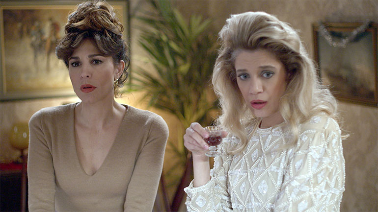 «Τα καλύτερά μας χρόνια»: Το πρώτο «παιδί του σωλήνα» και η κυκλοφορία των αυτοκινήτων σε μονά-ζυγά διχάζουν τη γειτονιά