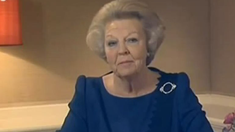 Σοβαρό ατύχημα για τη βασίλισσα της Ολλανδίας Βεατρίκη ενώ έκανε σκι – Υποβλήθηκε σε χειρουργείο στον καρπό