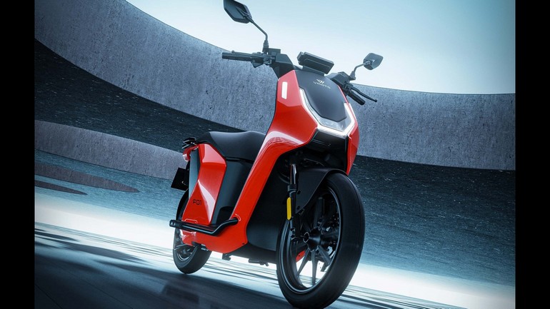 Έφτασε στην Ελλάδα το Super Soco F01 από την Vmoto