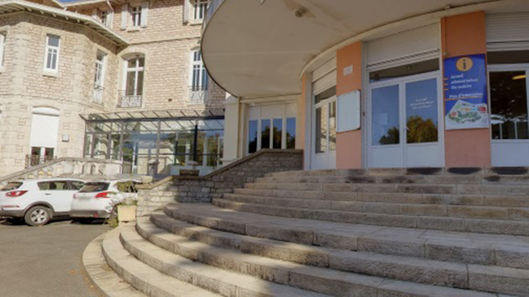 Γαλλία: Μαθητής μαχαίρωσε καθηγήτριά του εν ώρα μαθήματος Γαλλία: Μαθητής μαχαίρωσε καθηγήτριά του εν ώρα μαθήματος