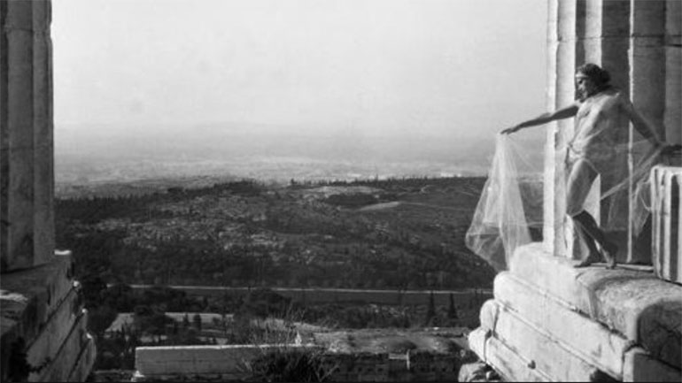 «Nelly’s»: Η μεγαλύτερη αναδρομική έκθεση για τη σπουδαιότερη Ελληνίδα φωτογράφο στο Μουσείο Μπενάκη