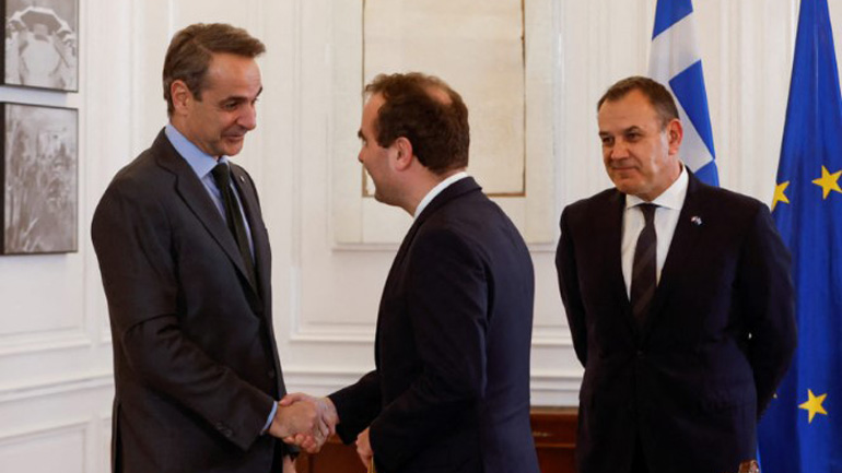 Συνάντηση Μητσοτάκη με τον Γάλλο υπουργό Άμυνας: Στο επίκεντρο η ναυπήγηση της Belhara