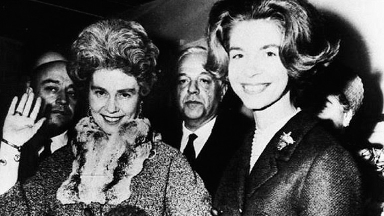 Η βασίλισσα βλέπει τηλεόραση στην Αμερική