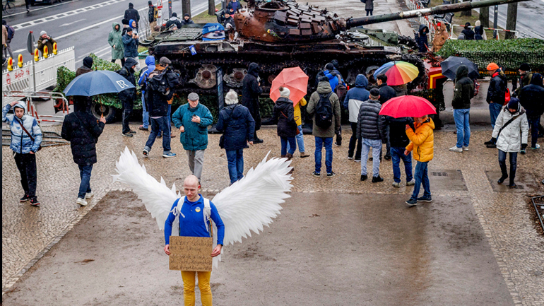 Διαδηλώσεις υπέρ της Ουκρανίας σε πολλές πόλεις όλης της Ευρώπης – 13  έγιναν μόνο στο Βερολίνο