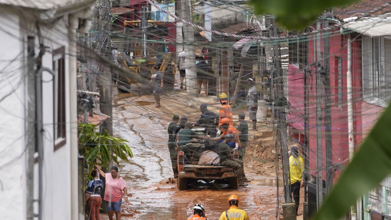 Τουλάχιστον 54 νεκροί από τις πλημμύρες στη Βραζιλία – Ο πάπας Φραγκίσκος προσεύχεται για τα θύματα Τουλάχιστον 54 νεκροί από τις πλημμύρες στη Βραζιλία – Ο πάπας Φραγκίσκος προσεύχεται για τα θύματα