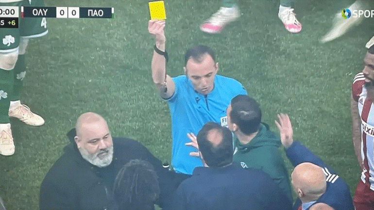 Ολυμπιακός-Παναθηναϊκός: Στον αγωνιστικό χώρο ο Μαρινάκης! Ολυμπιακός-Παναθηναϊκός: Στον αγωνιστικό χώρο ο Μαρινάκης!