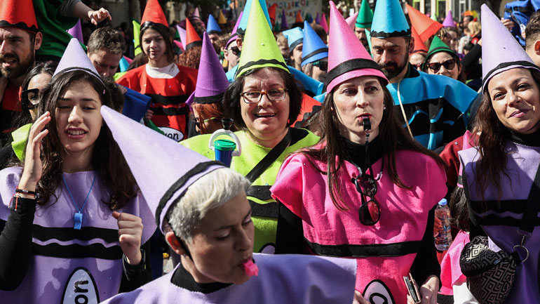 Μετά από 3 χρόνια οι Έλληνες γιορτάζουν το καρναβάλι