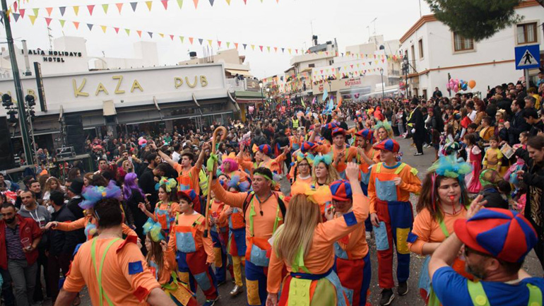 Μετά από τρία χρόνια όλη η Κρήτη μια καρναβαλική παρέλαση