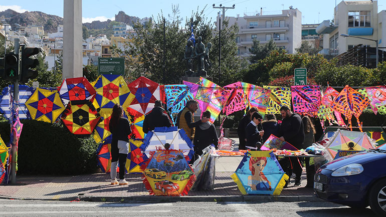 Με μουσική και σαρακοστιανά γιορτάζουν οι δήμοι της Αττικής την Καθαρά Δευτέρα