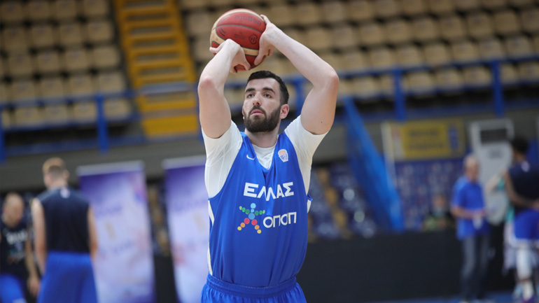 Μπάσκετ: Συνεχίζει στην Μπούργος ο Κουζέλογλου