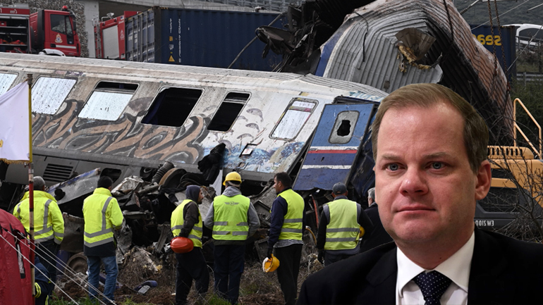 Καραμανλή, παραιτήσου