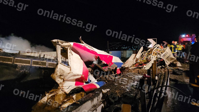 Συγκλονιστικές μαρτυρίες επιβατών για τη σφοδρή σύγκρουση των αμαξοστοιχιών στα Τέμπη