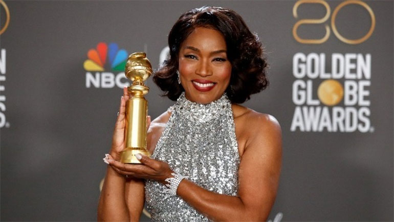 Η Άντζελα Μπάσετ λέει ότι αισθάνεται όμορφα στο κόκκινο χαλί