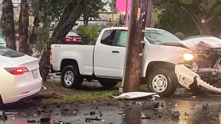 Γιατί δεν συμφέρει να πεις ψέματα εάν τρακάρεις με Tesla;