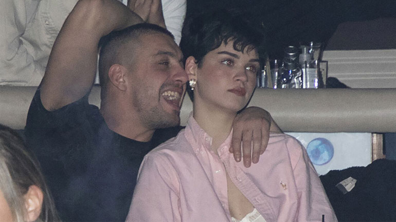 H πρώτη δημόσια εμφάνιση της Κυβέλης Χατζηευστρατίου μετά την εμπλοκή της σε τροχαίο δυστύχημα