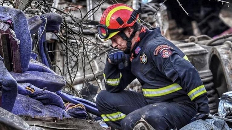 Προπονητής του ΠΑΟΚ στις επιχειρήσεις της ΕΜΑΚ στα Τέμπη