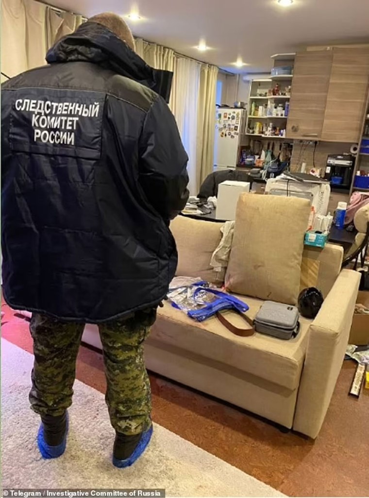 Φωτογραφία από το διαμέρισμα μετά τη δολοφονία του ιολόγου