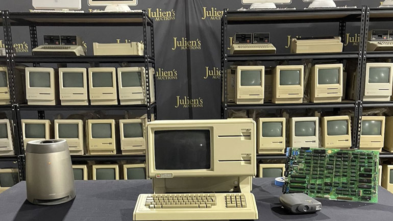 Σε δημοπρασία η μεγαλύτερη συλλογή παλαιών υπολογιστών της Apple