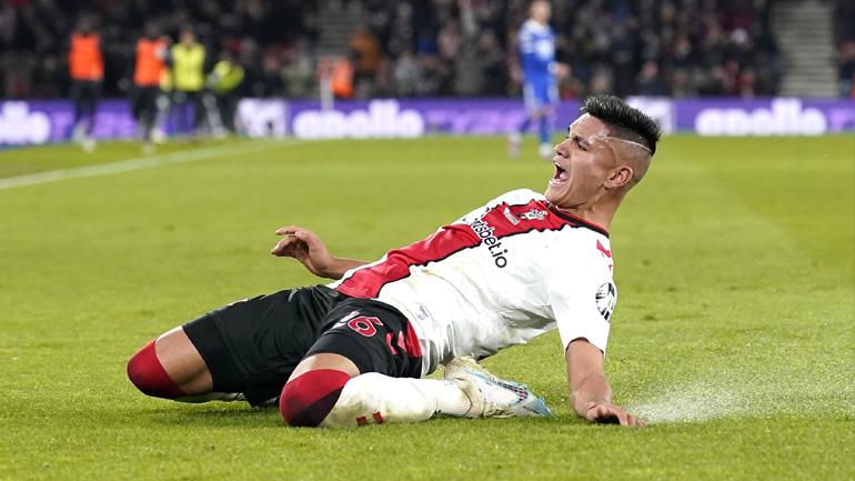 Αγγλία: Νίκησε και ελπίζει για την παραμονή η Σαουθάμπτον, 1-0 τη Λέστερ