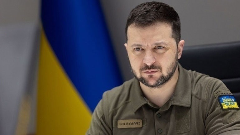 Ζελένσκι: Ο στρατός μας δίνει μια δύσκολη μάχη στο Ντονμπάς