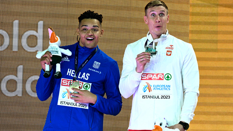 H απονομή του ασημένιου μεταλλίου στον Εμμανουήλ Καραλή!