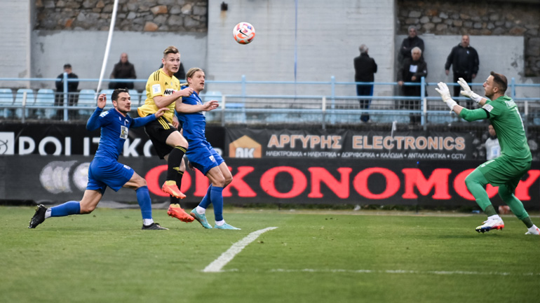 Πρώτη νίκη μετά από πέντε μήνες για τη Λαμία, 2-1 τον Άρη!