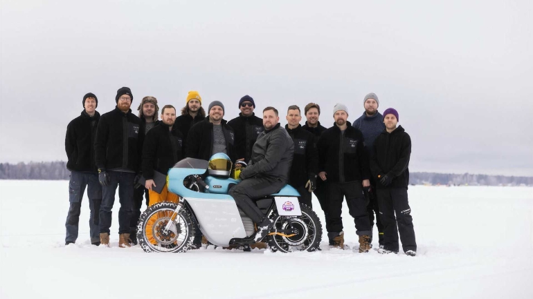 Η RGNT σπάει το ρεκόρ ταχύτητας ηλεκτρικής μοτοσυκλέτας στον πάγο