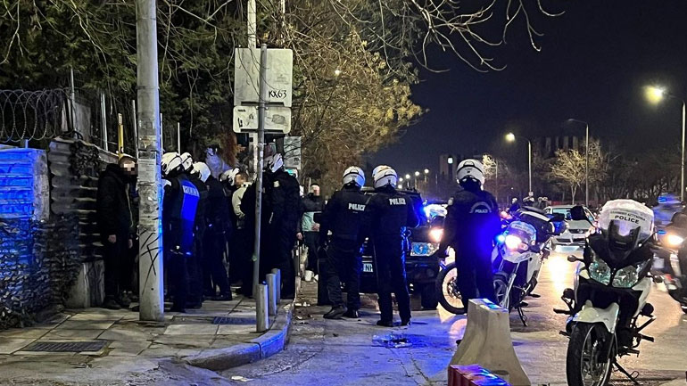 Μικροένταση μεταξύ οπαδών στο κέντρο της Θεσσαλονίκης – Μία προσαγωγή και μία σύλληψη