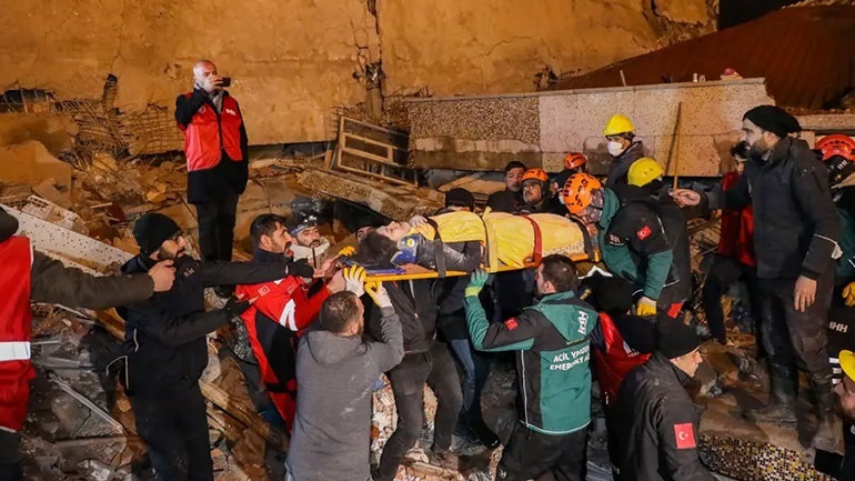 Η Διεθνής Αμνηστία καταγγέλλει ότι εμποδίστηκε η παροχή βοήθειας στους σεισμόπληκτους της Συρίας