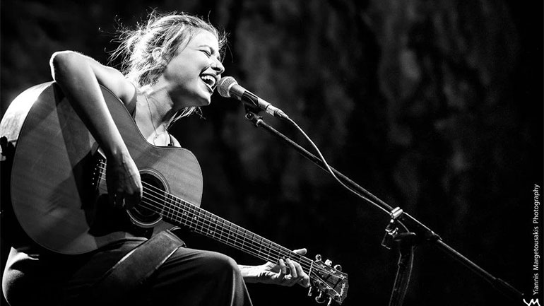 Η Ιουλία Καραπατάκη στο Block 33