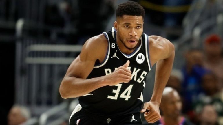 Με «τριπλό» Giannis, οι Μπακς πέρασαν από την Ουάσινγκτον