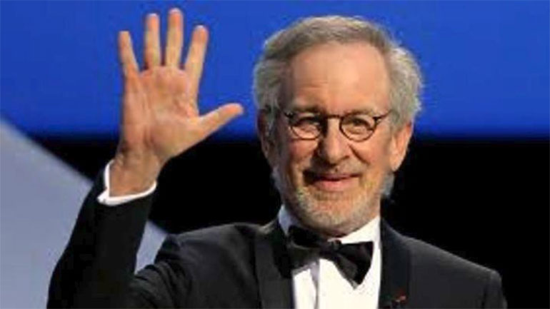 Στίβεν Σπίλμπεργκ: «Η κυβέρνηση των ΗΠΑ κρύβει στοιχεία για τα UFO