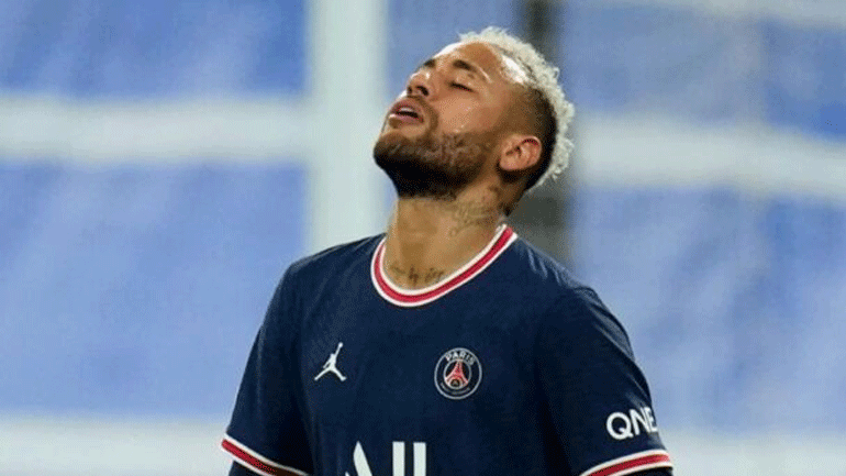 «Σοκ» στην Παρί με Νεϊμάρ, θα υποβληθεί σε επέμβαση και θα μείνει 3-4 μήνες εκτός δράσης