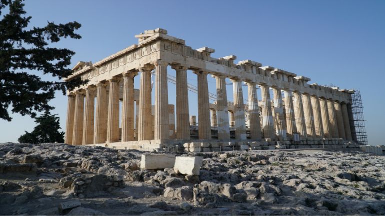 Σύλληψη 26χρονου για κλοπή από τον αρχαιολογικό χώρο του Ιερού Βράχου της Ακρόπολης