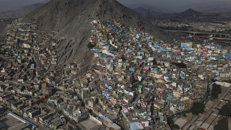 Περού: Τέσσερις στρατιώτες πνίγηκαν και δύο αγνοούνται στην προσπάθειά τους να αποφύγουν αντικυβερνητικούς διαδηλωτές