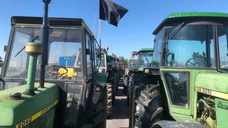 Οργή για Τέμπη: Μπλόκα αγροτών με τρακτέρ στις «ματωμένες ράγες» – Σε ποιες περιοχές