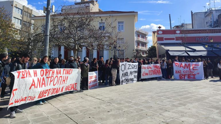 Φωνή λαού σε Πύργο και Αμαλιάδα για την τραγωδία στα Τέμπη