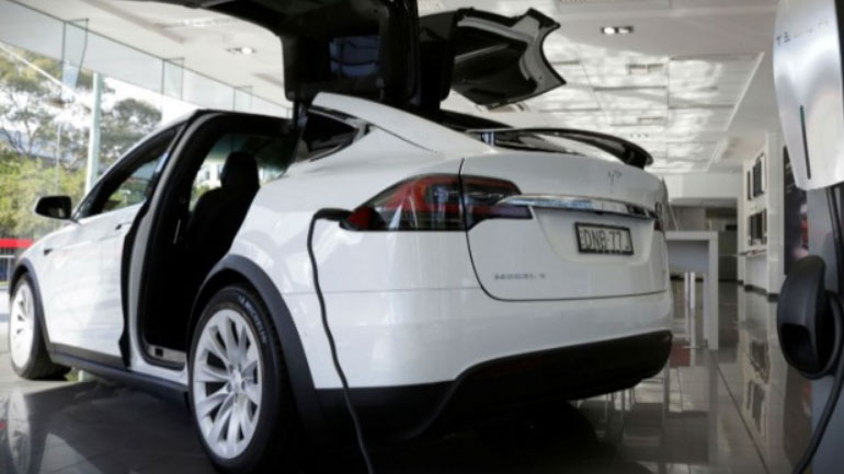 Ληστείες στα χρόνια της ηλεκτροκίνησης: Δράστες έμειναν από μπαταρία εν μέσω καταδίωξης