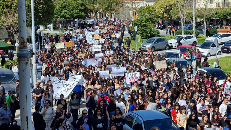 Χανιά: Μεγάλη η συμμετοχή στο συλλαλητήριο για τα Τέμπη