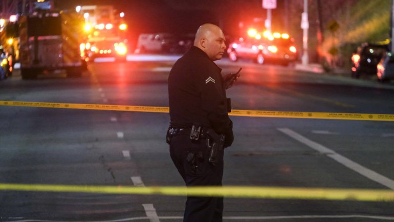 ΗΠΑ: Τρεις αστυνομικοί τραυματίζονται από σφαίρες στο Λος Άντζελες – Νεκρός ο ύποπτος