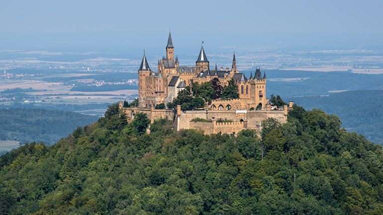Οι κληρονόμοι της αυτοκρατορικής οικογένειας του Οίκου των Χοεντσόλερν παραιτούνται από αξιώσεις κατά της Γερμανίας