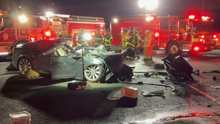 Υπεύθυνη η αυτόνομη οδήγηση της Tesla για θανατηφόρο τροχαίο;