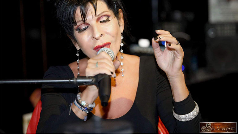 Ο Παύλος Καρποδίνης συναντά τη Σοφία Βόσσου στο Γυάλινο Μουσικό Θέατρο