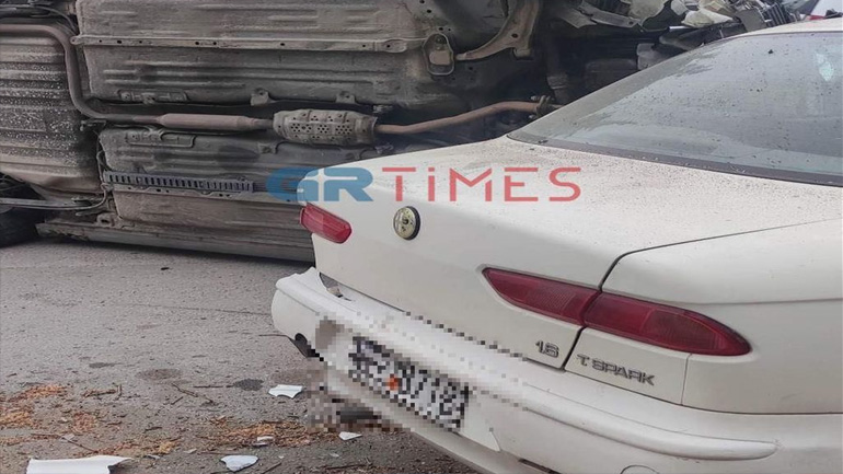 Θεσσαλονίκη: Τροχαίο ατύχημα στη Νεάπολη – Στο νοσοκομείο μία γυναίκα