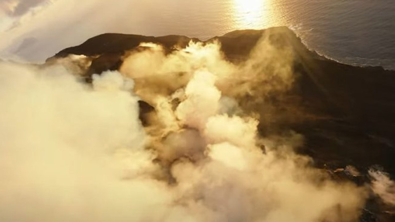 Απίστευτες εικόνες στο ηφαίστειο «Στρόμπολι»