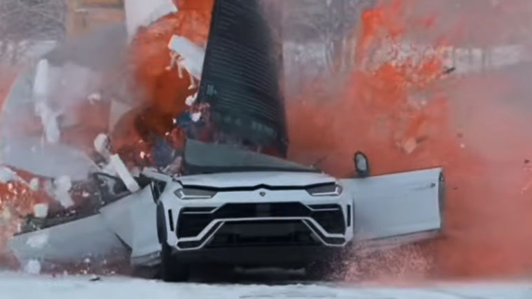 «Ξαναχτύπησε» ο Ρώσος που διαλύει supercars για τα views – Αυτή τη φορά κατέστρεψε μία Urus