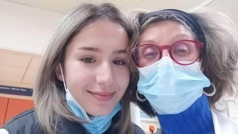 Tέμπη: Φοιτήτρια σώθηκε από θαύμα – Πώς βγήκε ζωντανή από το 2ο βαγόνι του μοιραίου τρένου